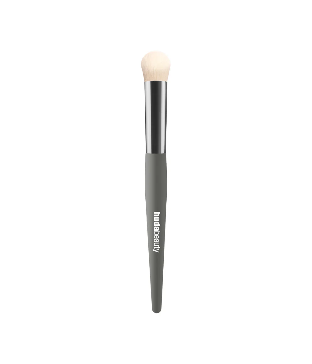 Huda Beauty - Undereye Buff Brush - Beauty Station by Rafia