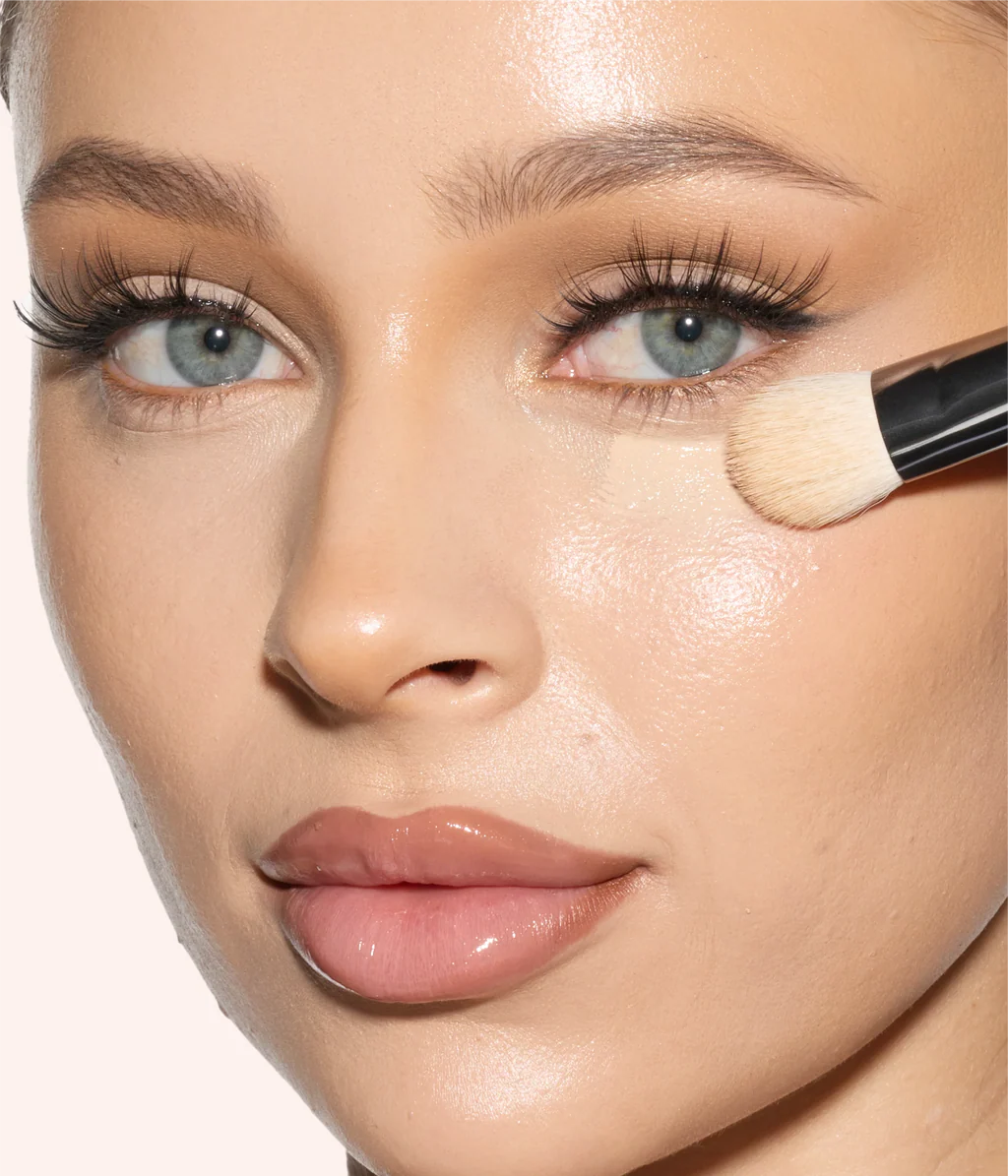 Huda Beauty - Undereye Buff Brush - Beauty Station by Rafia