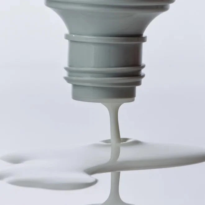 Rhode - Glazing Milk Essence