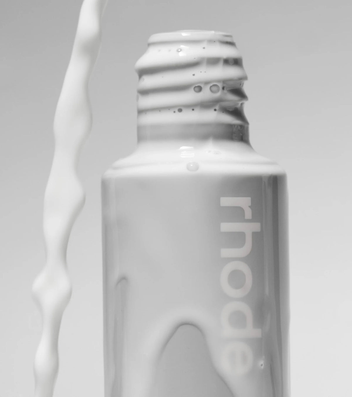 Rhode - Glazing Milk Essence