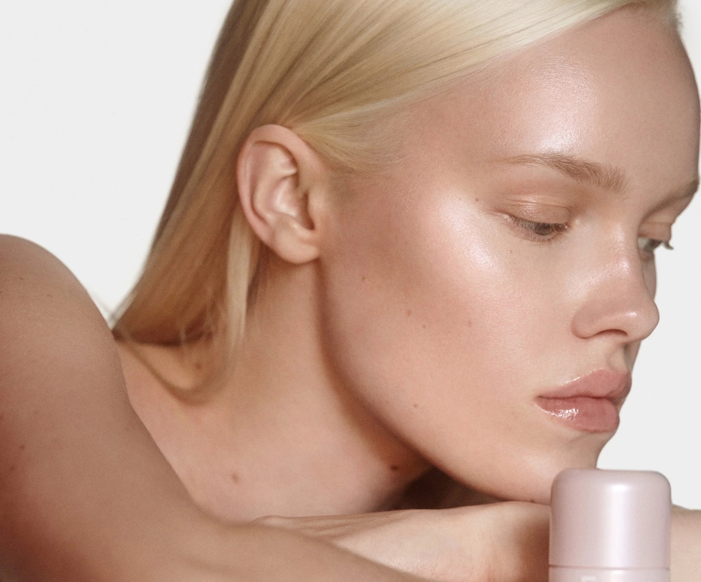 RHODE - Highlight Milk Multipurpose luminizer